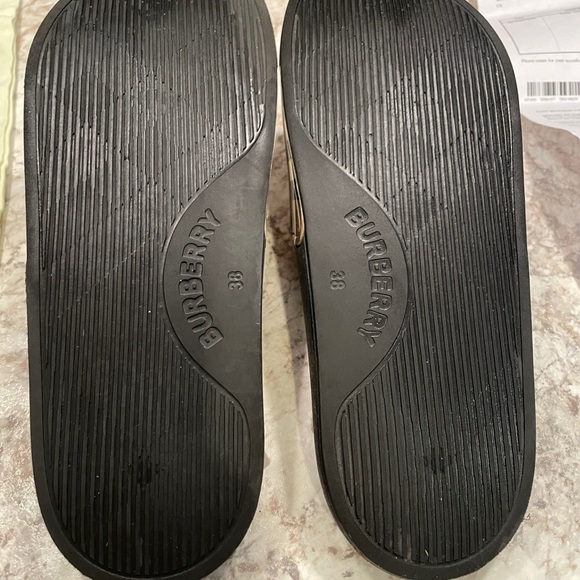 Burberry Slides - Picture 8 of 12